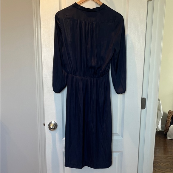 Elegant Navy Blue Women's Dress - Picture 3 of 3